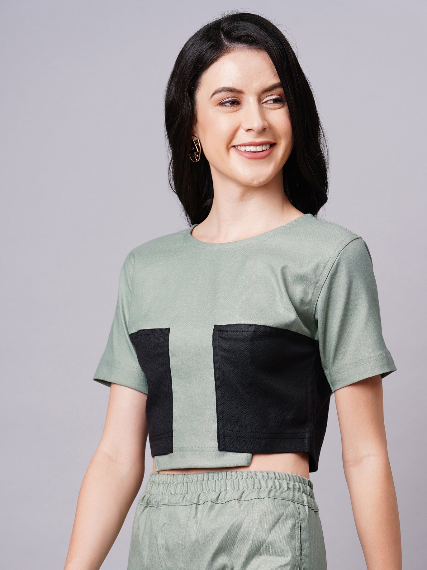Cosmopolitan Tee - Styleyn