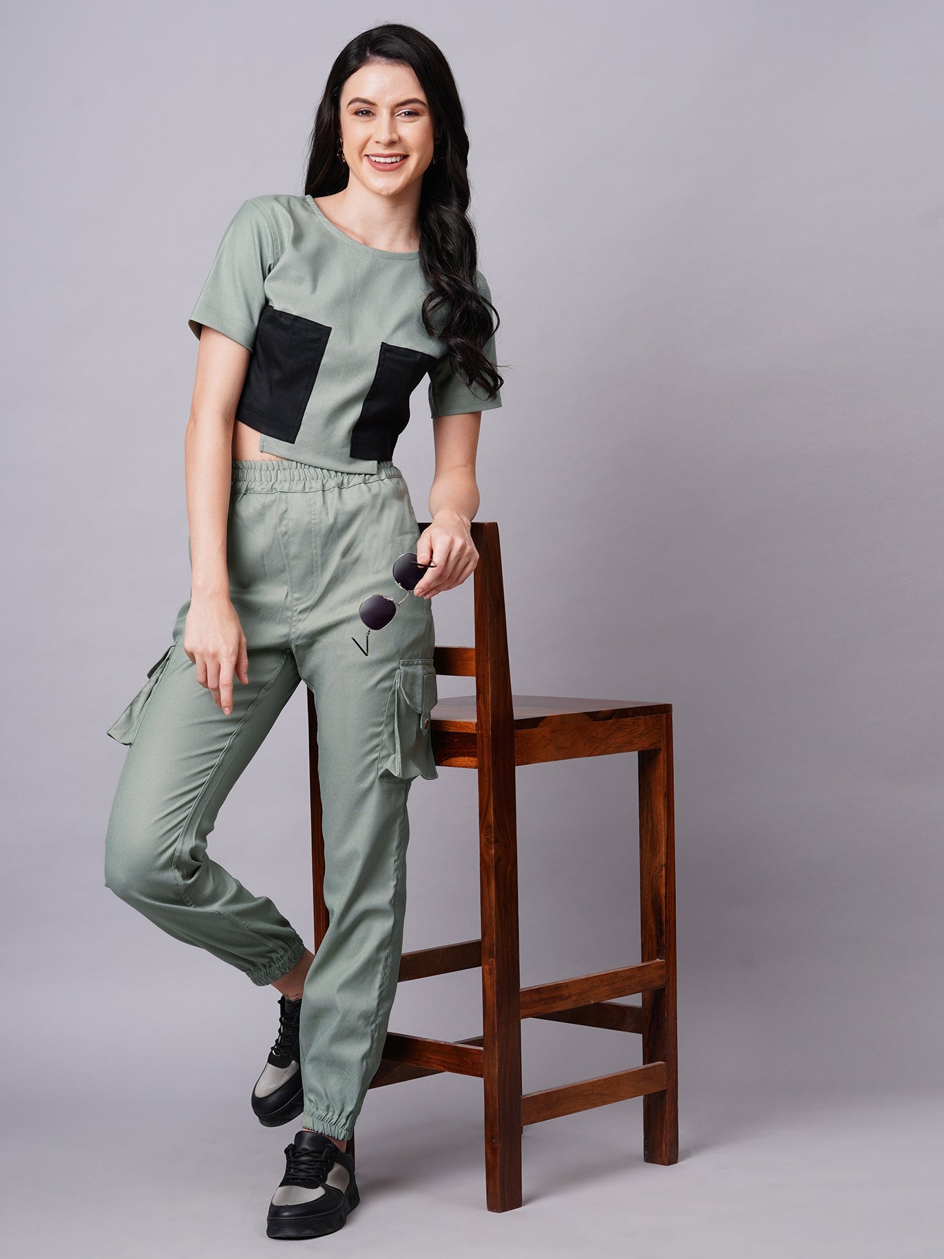 Cosmopolitan Tee - Styleyn